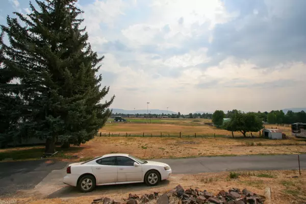 Klamath Falls, OR 97603,5228 Etna ST