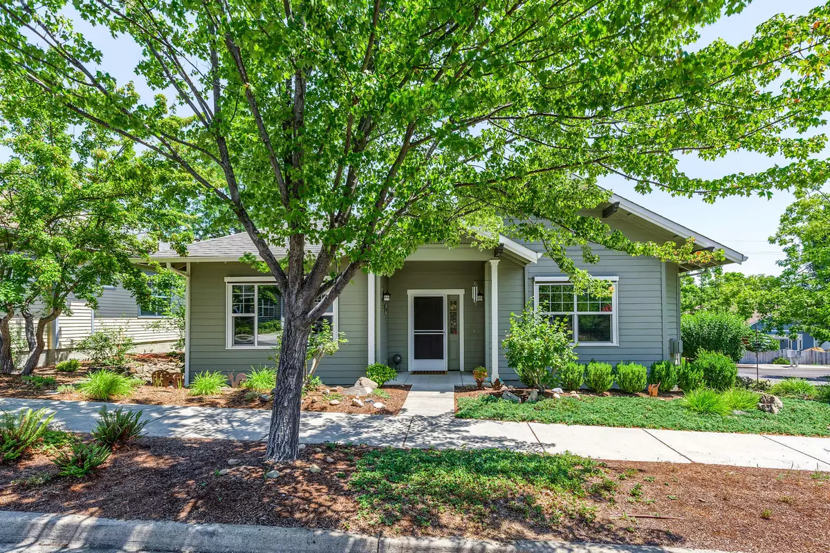 Ashland, OR 97520,802 Plum Ridge DR