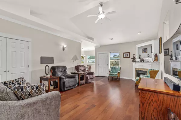 Grants Pass, OR 97526,725 Kinsington CT