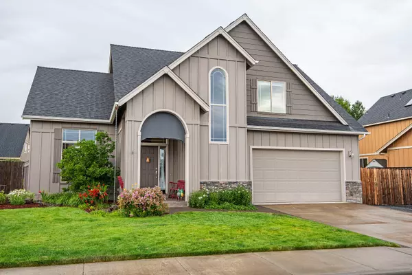 2954 Canyon DR, Redmond, OR 97756