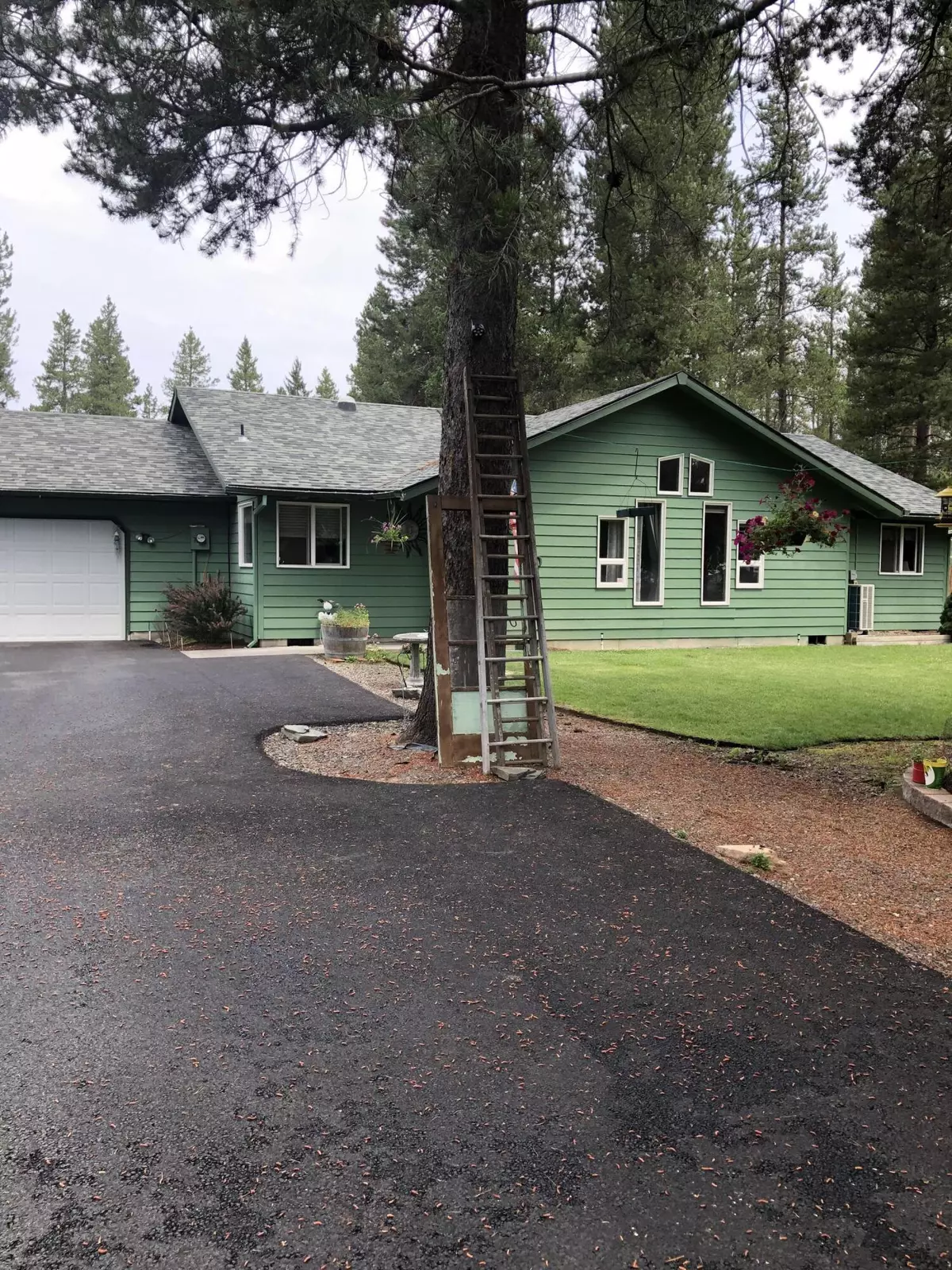 La Pine, OR 97739,15930 Mountain View LN