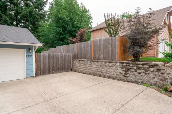 Salem, OR 97306,2135 Woodscape CT SE