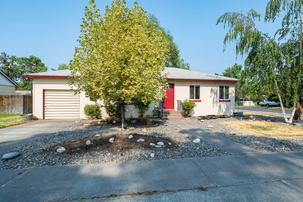 Redmond, OR 97756,653 8th ST