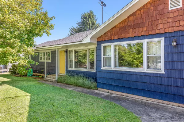 Medford, OR 97501,2323 Griffin Creek RD