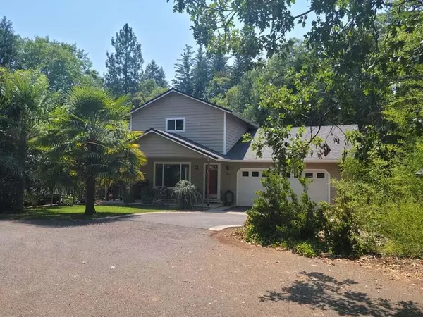 265 Shadowbrook DR, Cave Junction, OR 97523