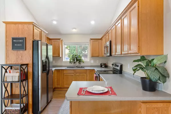 Grants Pass, OR 97526,745 Dewey DR