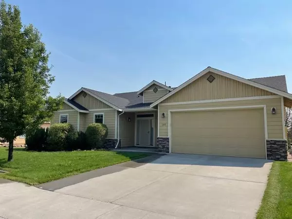 380 16th PL, Redmond, OR 97756