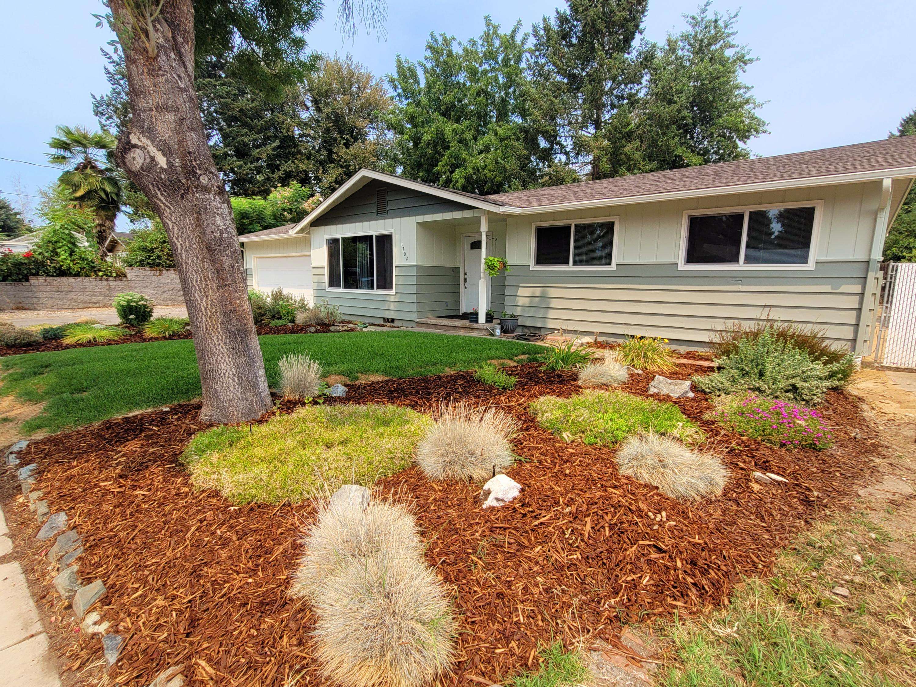 1702 Rogue River AVE, Grants Pass, OR 97526