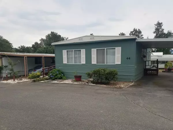 2325 Highland AVE #SPC 44, Grants Pass, OR 97526