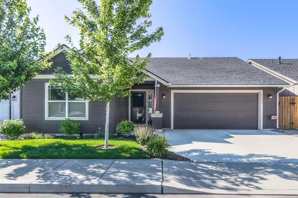 2980 Hemlock LN, Redmond, OR 97756