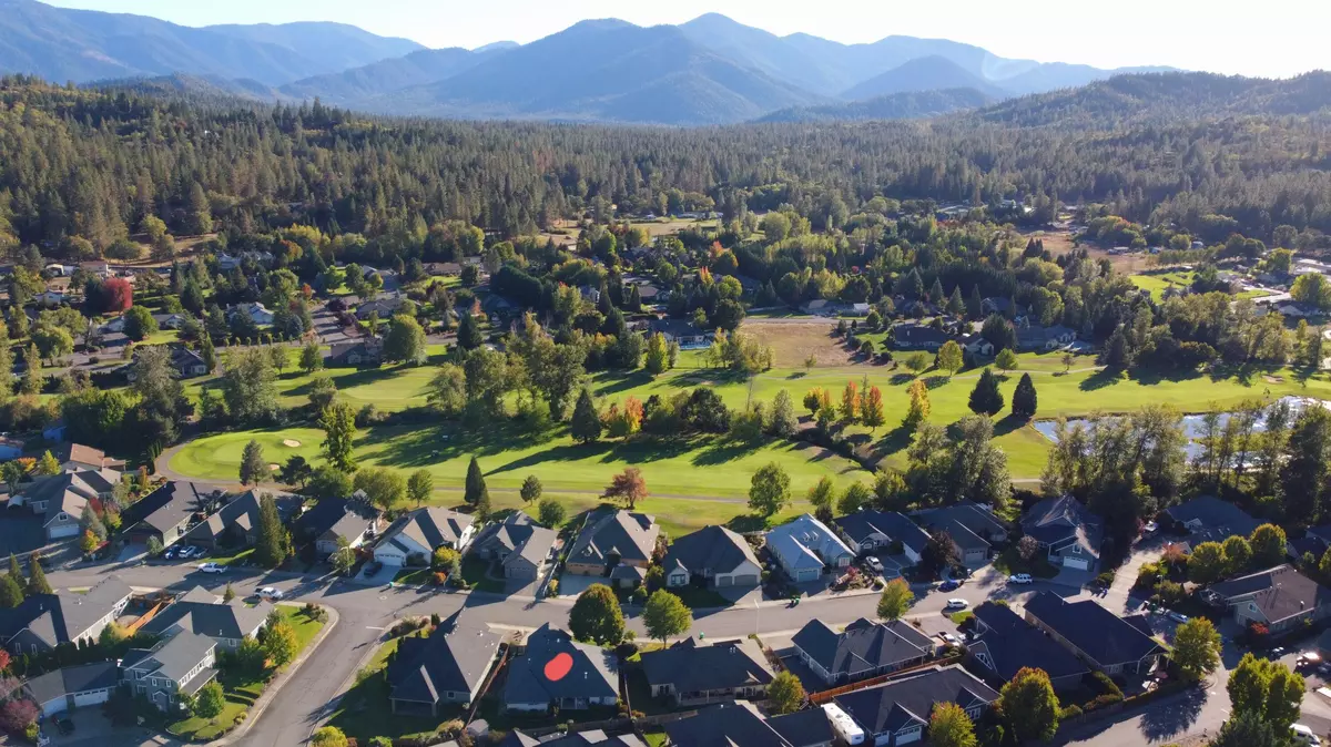 Grants Pass, OR 97527,166 Whispering DR