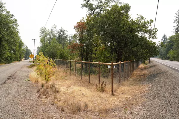 Cave Junction, OR 97523,217 Martin RD