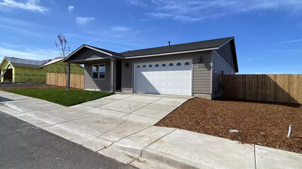 Madras, OR 97741,916 Maui LN