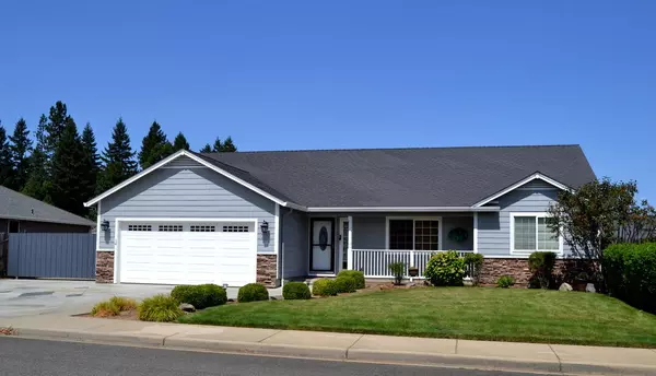 311 Gamay DR, Cave Junction, OR 97523