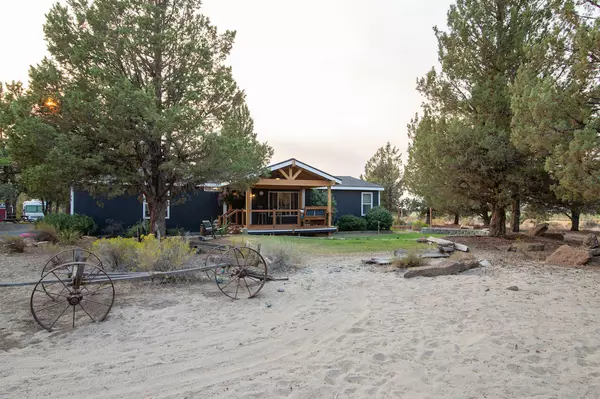 6563 Highland DR, Powell Butte, OR 97753