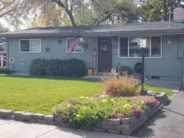 Klamath Falls, OR 97603,4450 Memorie LN