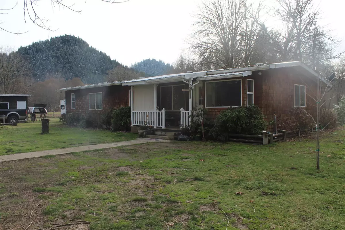 Glendale, OR 97442,3912 Azalea-Glen RD