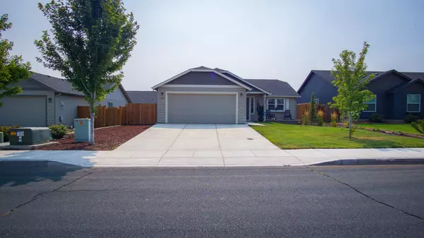 3154 Cascade AVE, Redmond, OR 97756