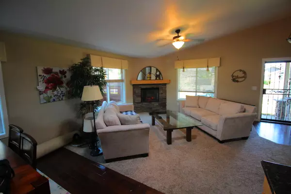 Grants Pass, OR 97527,2761 Elmer Nelson LN