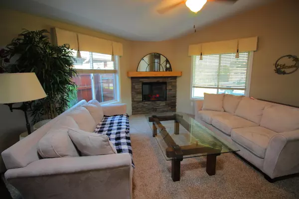 Grants Pass, OR 97527,2761 Elmer Nelson LN