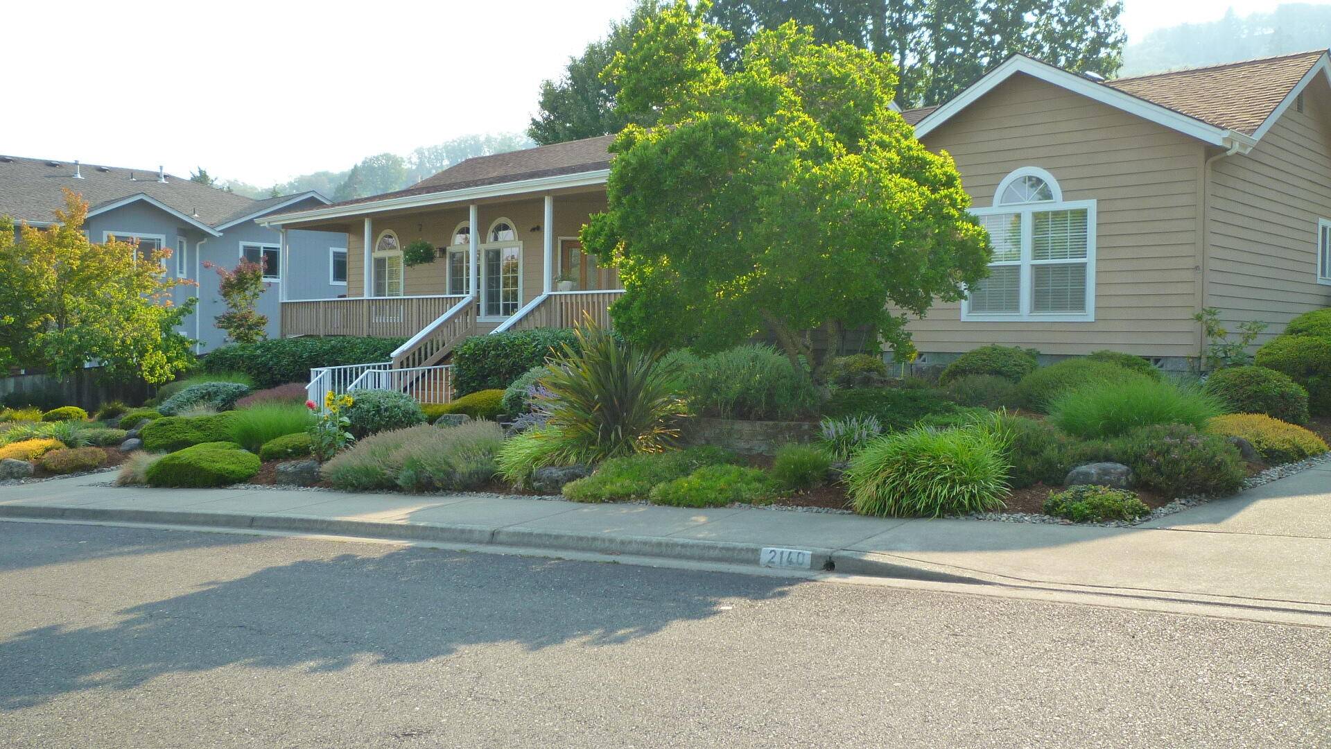 Grants Pass, OR 97526,2140 Crown ST