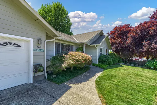 Grants Pass, OR 97527,609 Liberty DR