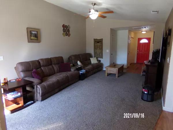 Klamath Falls, OR 97603,5618 Kellal LN