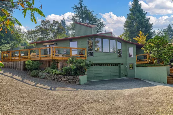 1974 Mohawk ST, Ashland, OR 97520