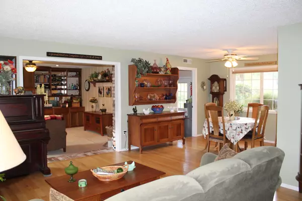 Grants Pass, OR 97527,294 Glenwood ST