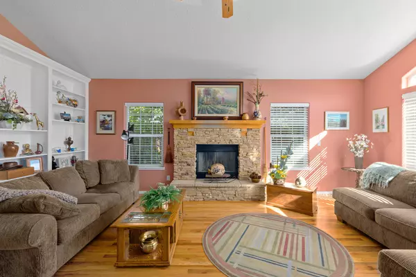 Grants Pass, OR 97527,1122 Cashmere DR