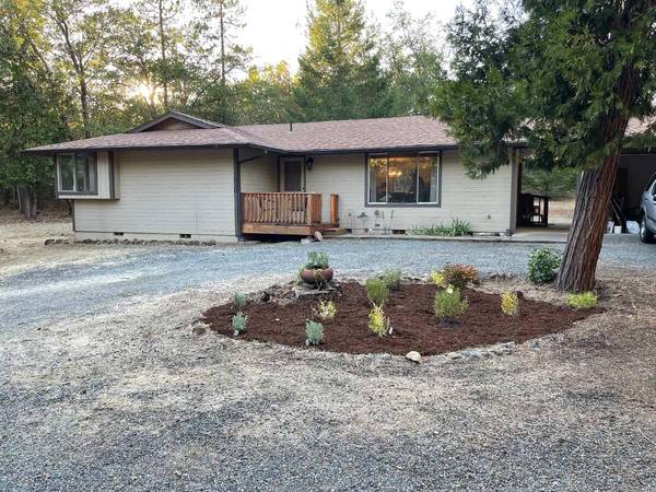 1030 Red Mountain DR,  Grants Pass,  OR 97526