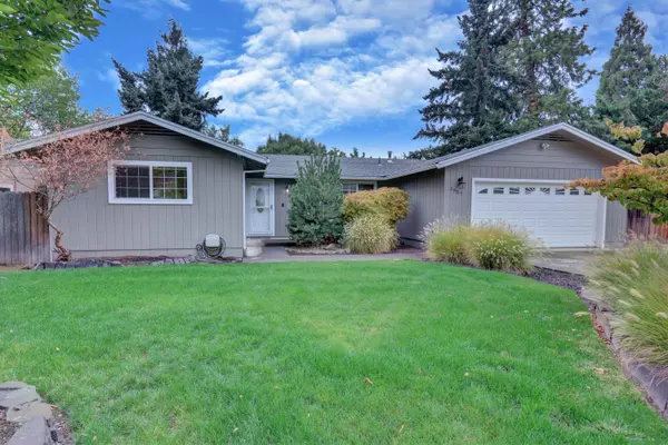 2557 Tahitian AVE, Medford, OR 97504