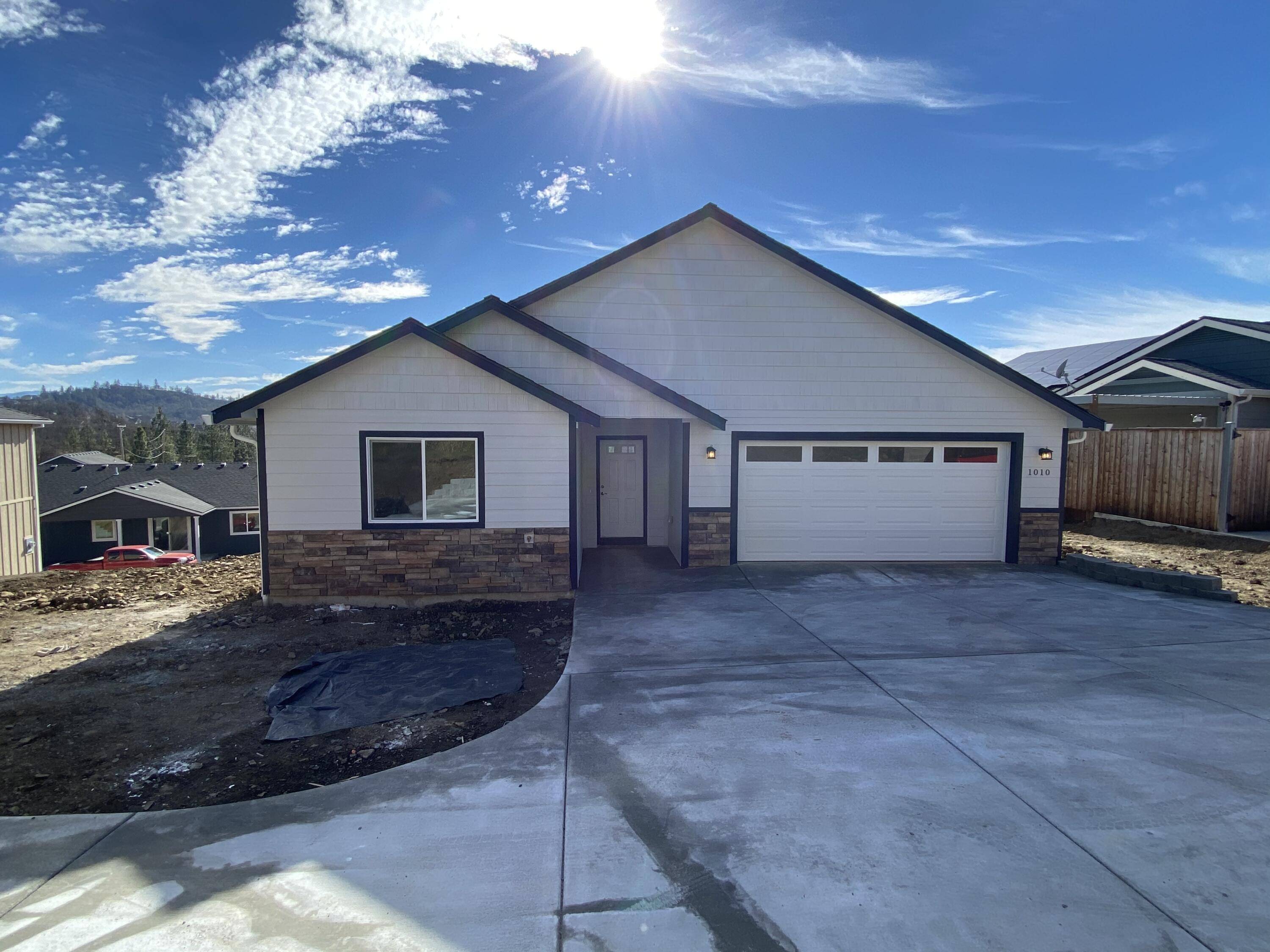 1010 Onyx ST, Eagle Point, OR 97524