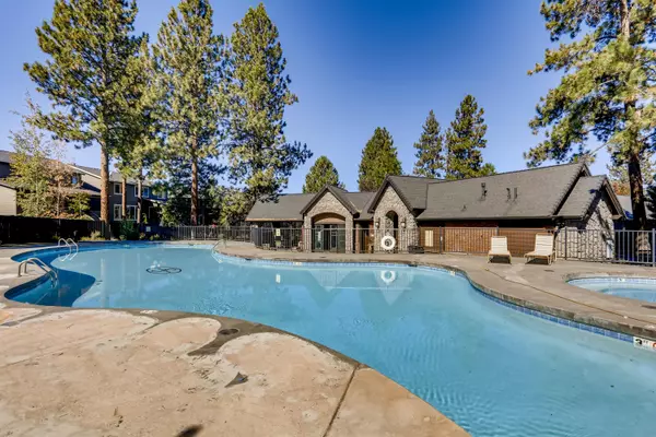 60339 Hedgewood LN, Bend, OR 97702