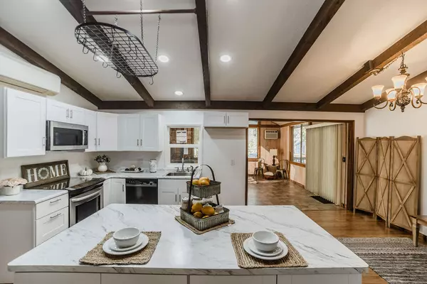 Grants Pass, OR 97527,112 Rogue Manor PL