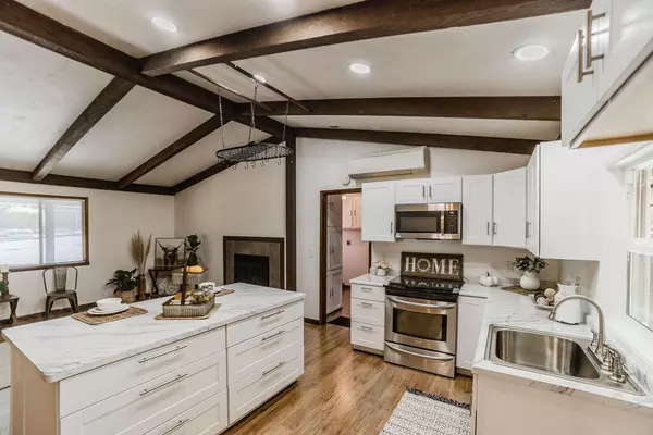 Grants Pass, OR 97527,112 Rogue Manor PL