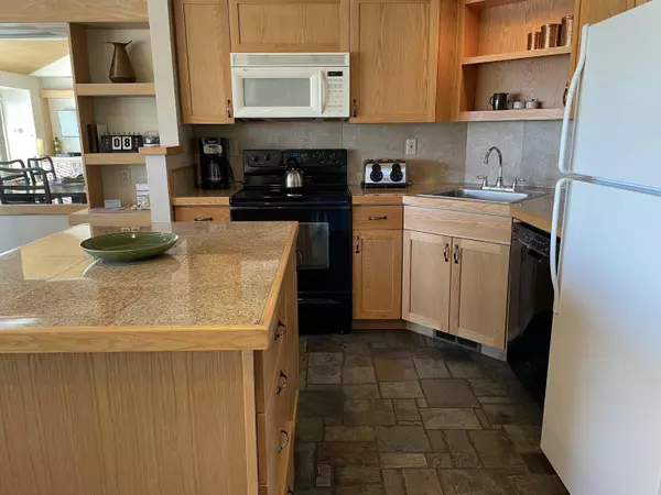 Redmond, OR 97756,2240 Snowgoose DR #RV3D