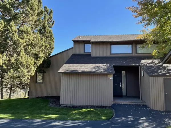 2240 Snowgoose DR #RV3D, Redmond, OR 97756