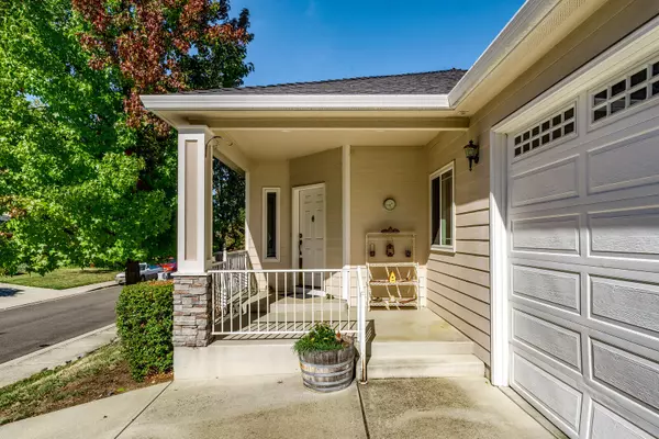 Ashland, OR 97520,299 Meadow DR