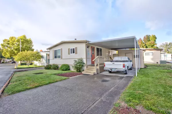 303 Sandlewood DR, Grants Pass, OR 97526