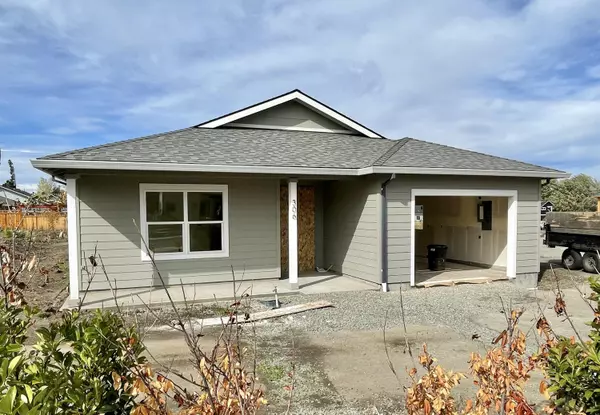 306 Rapp RD, Talent, OR 97540