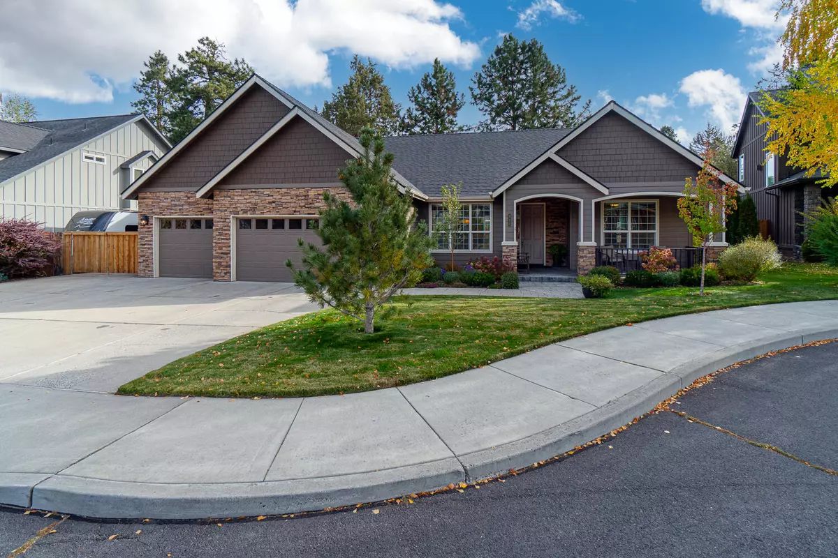 Bend, OR 97702,950 BRIARWOOD CT