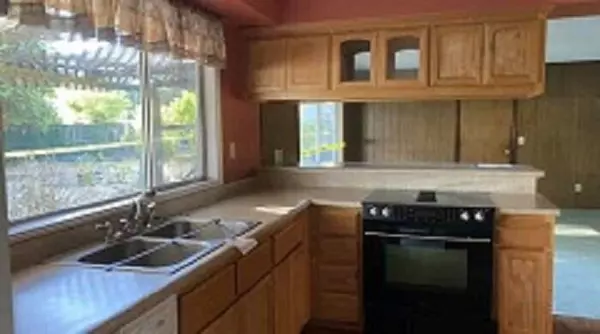 Central Point, OR 97502,20 Rachel DR