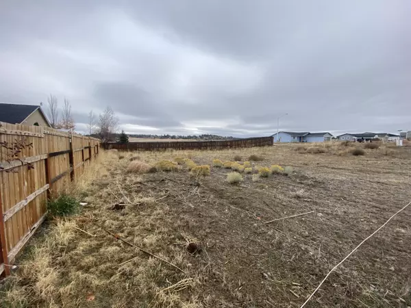 Lot 225 Posey CT, Madras, OR 97741