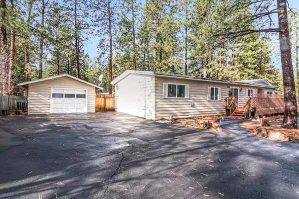 61029 Chuckanut DR, Bend, OR 97702