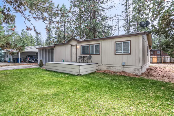 19819 Fennic CT, Bend, OR 97702