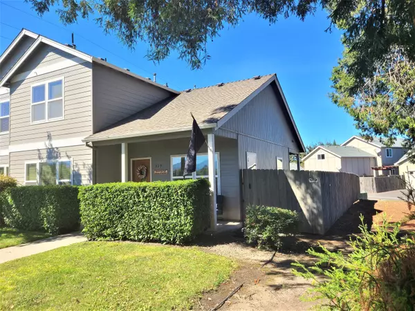 Central Point, OR 97502,329 Cascade DR