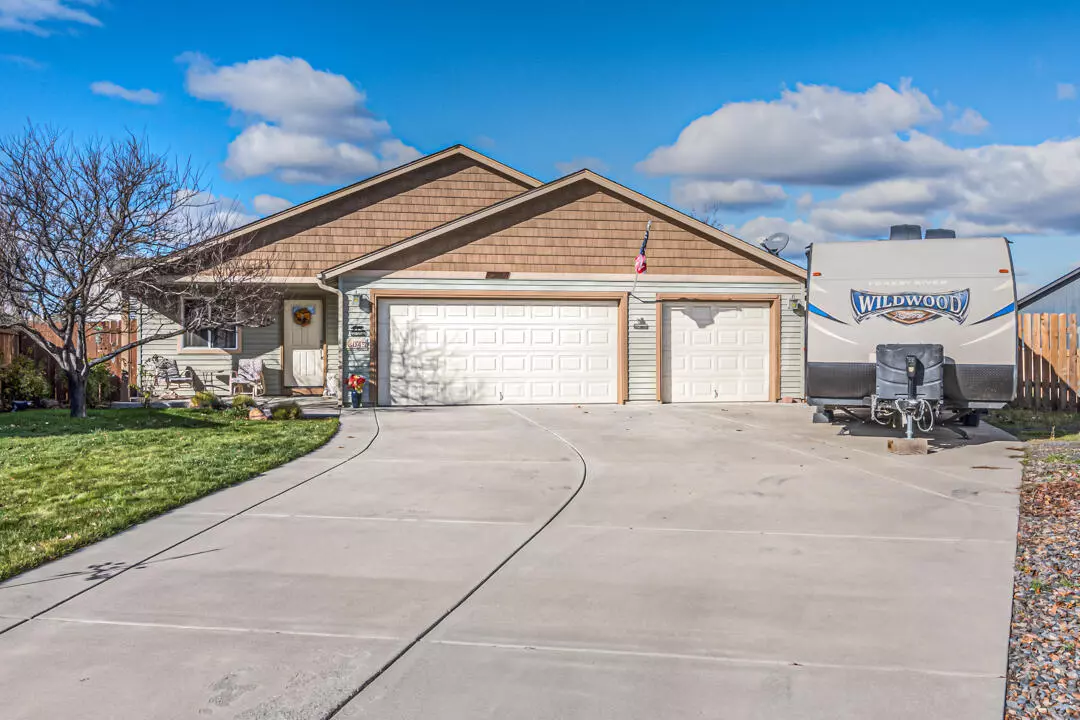 Redmond, OR 97756,3045 9th CT