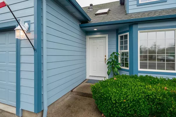 Salem, OR 97317,1049 Yorkshire CT SE