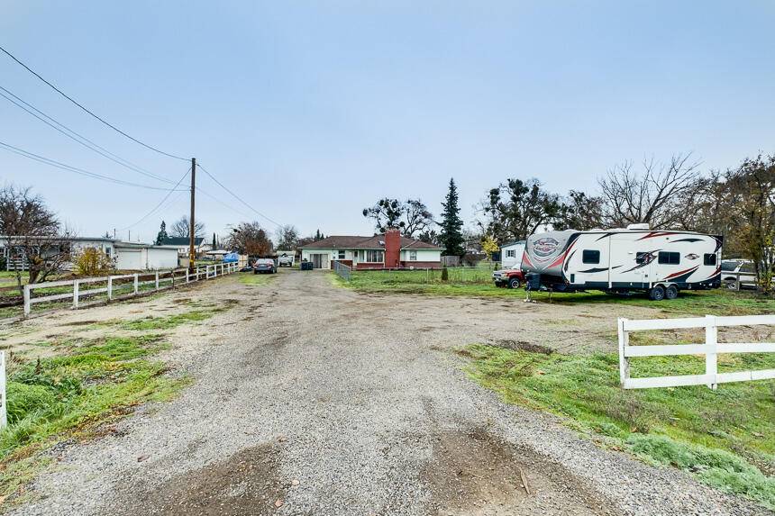 Medford, OR 97502,6942 Table Rock RD